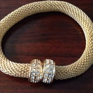 Gold mesh bracelet with clasp